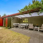 Sisko - 800m From The Sea By Interhome