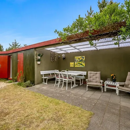 Sisko - 800m From The Sea By Interhome